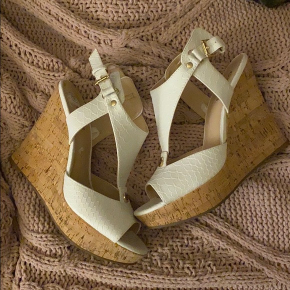 Guess wedges - Picture 3 of 4